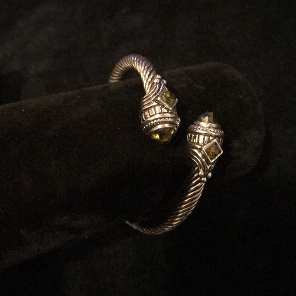 Silver cuff w/ green andalusite crystal bracelet - Picture 5 of 8